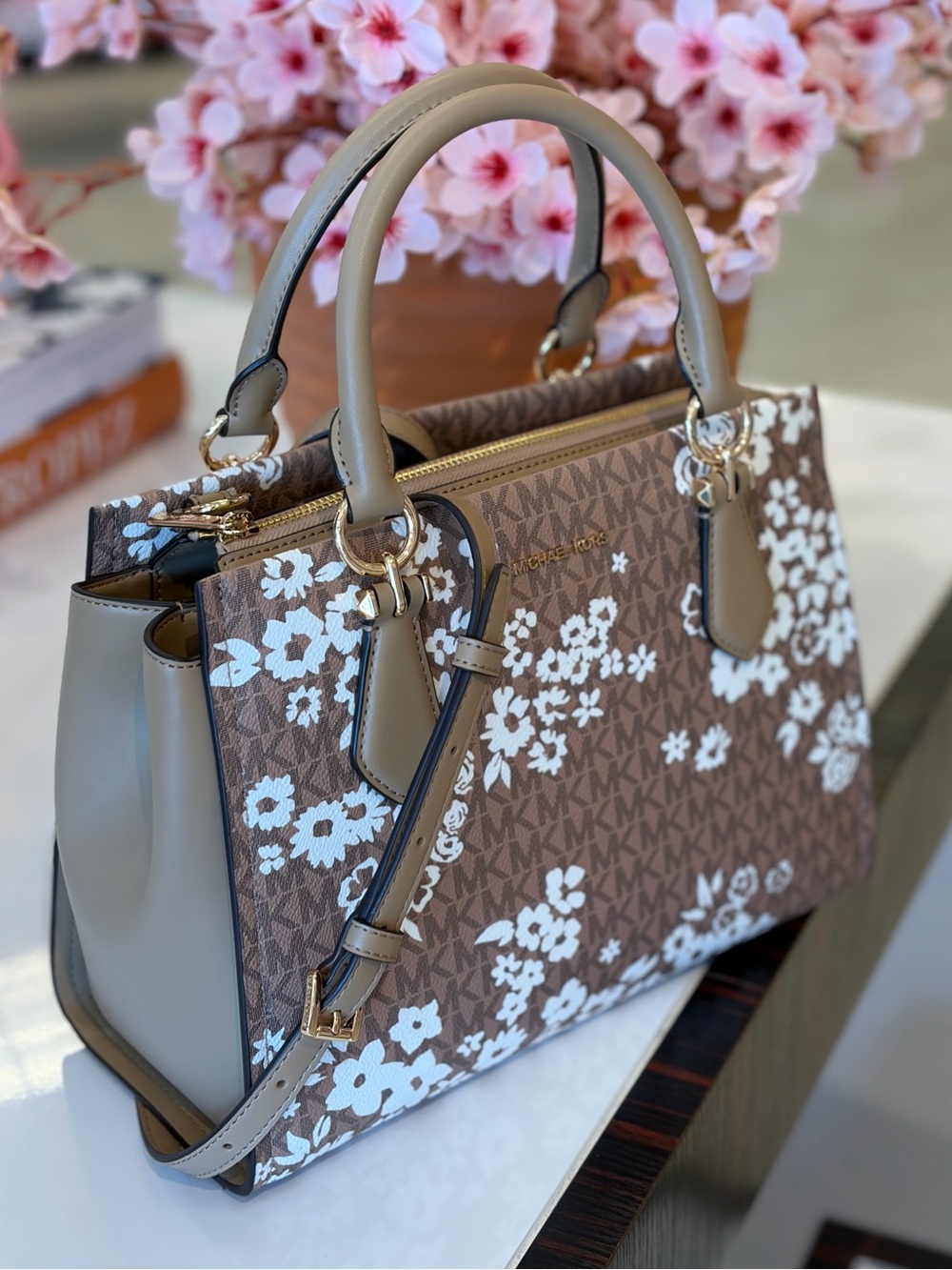 MICHAEL KORS  Marilyn Medium Printed Signature Logo Satchel Crossbody - Picture 5 of 16